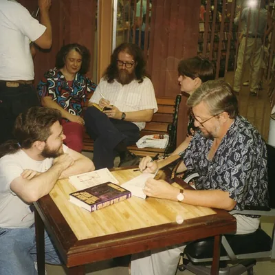 Dan Simmons