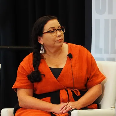 Donna Barba Higuera