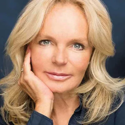 Lucinda Riley