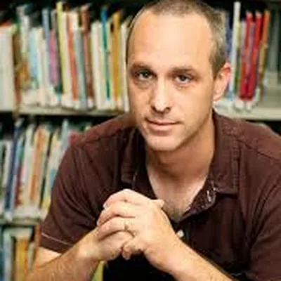 Trenton Lee Stewart